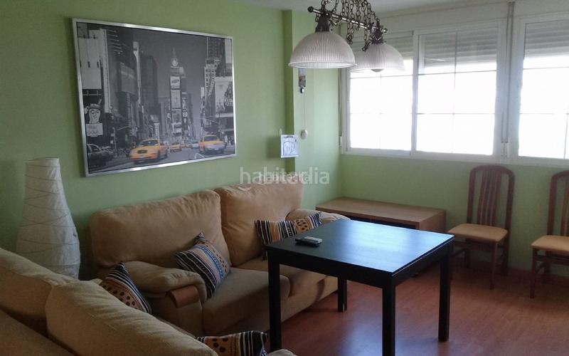 Foto eb84ff63-067c-47d1-aec3-907d3e656d29. Location appartement dans avenida de pino montano 25 dans Sevilla