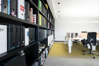 Rent Office space in Carrer d'àlaba 61. 215m2-oficinas 100% reformadas amuebladas