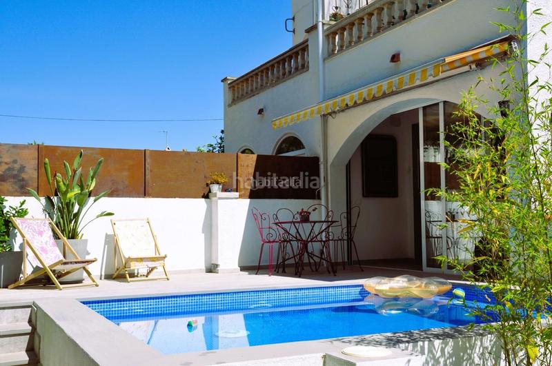 Foto e120fceb-fe1b-4192-9f64-842f1d69c9df. Casa adosada en carrer montseny 130b particular - casa con licencia turística en Empuriabrava