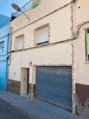 Casa adossada a Plaça l'aldea 8. Vall d´alba / plaça l´aldea