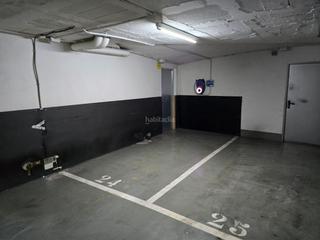 Alquiler Parking coche en Carrer de joan güell 174. Pk (12 m2)+trastero (21m2)+cargador eléctrico