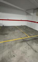 Location Parking voiture à Carrer echegaray 4. Plaza de garaje para vehículo grande.