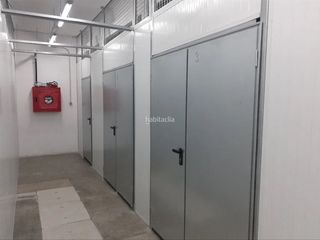 Rent Business premise in Carrer de la indústria 25. Mini almacén desde 3 m2 a 25 m2