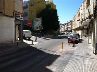 Aparcament cotxe a Calle parejo y cañero 12. Puente genil / calle parejo y cañero