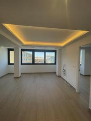 Rent Flat in Avenida de américa 16. Barrio de zaidín / avenida de américa