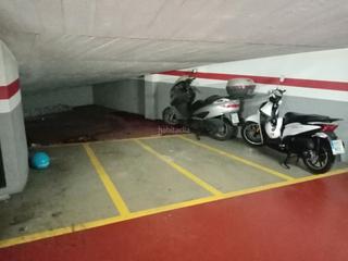 Lloguer Aparcament de moto a Avinguda del carrilet 1. Excelente parking amplio