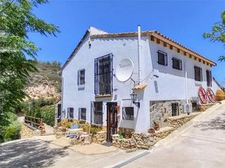 Casa a Costa del graner 9. Flix / carrer de la costa del graner