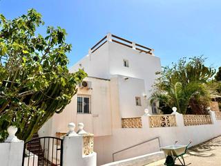 Casa a Calle mascarón de proa 8. Las negras / calle mascarón de proa