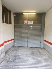 Parking voiture à Carrer de nicaragua 30. Comoda plaza para coche mediano y moto o coche grande