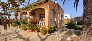 Chalet en Carrer merla, de sa 10. Bonito chalet independiente en zona son carrió