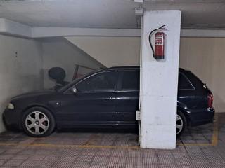 Car parking in Escorial 124. Plaza para coche, moto + remolque