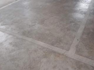 Aparcament cotxe a Avenida germanies 85. Vendo amplia plaza garaje interior