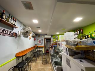 Traspàs Local Comercial a Carrer almería 12. Bar calagori en traspaso