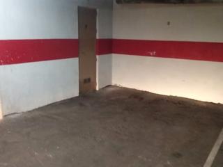 Aparcament cotxe a Comandante velazquez  1. Garage y trastero