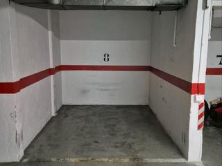 Miete Autoparkplatz in Plaza diamant 1. Entra un coche mediano. yo aparco un polo!