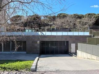 Aparcament cotxe a Avda .pau costa  79. Plaza garaje sin columnas