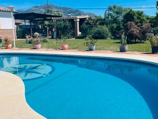 Rent House in Calle urb lagarejo 38. Villa independiente costa del  sol piscina privada aparcamiento