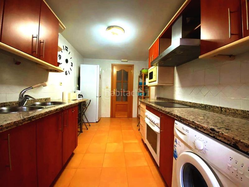 Foto 3f32d764-4b63-4805-afc7-8fe977053b35. Rent apartment in plaza del teatro 6 in Almuñecar centro Almuñécar