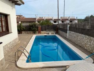 Casa a Col·legis 6. Bonita casa familiar con piscina y jardín