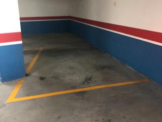 Parking coche en Rua tui 34. 2 plazas de coche (12m2) y moto (7m2)