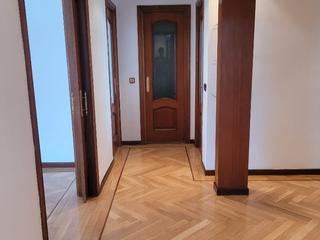 Location Appartement à Ayala 106. Muy luminoso