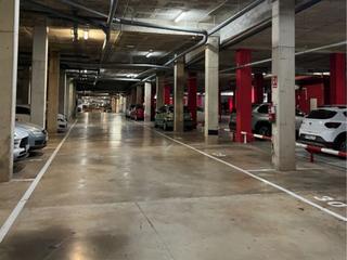 Miete Motorradparkplatz in Carrer de la mare de déu de sales 67. Alquiler plaza de parking moto