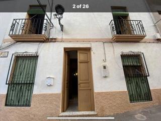 Casa a Calle alcalde juan canton cortes 3. Se vende por no usar