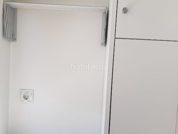 Foto 54c7aa49-3410-470e-9e68-d8d980ab3321. Rent flat in avenida pontejos 3b in Los Castros Santander