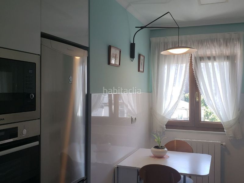 Foto a1ab5f21-b992-4b6e-bee3-f938a6927d60. Rent flat in avenida pontejos 3b in Los Castros Santander