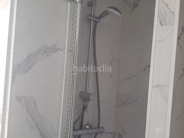 Foto b44275cd-711f-422e-a30f-dc2f6fe6850e. Rent flat in avenida pontejos 3b in Los Castros Santander