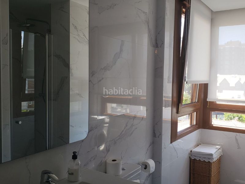 Foto b7f202ef-7461-4423-bb06-ddd96137c75c. Rent flat in avenida pontejos 3b in Los Castros Santander