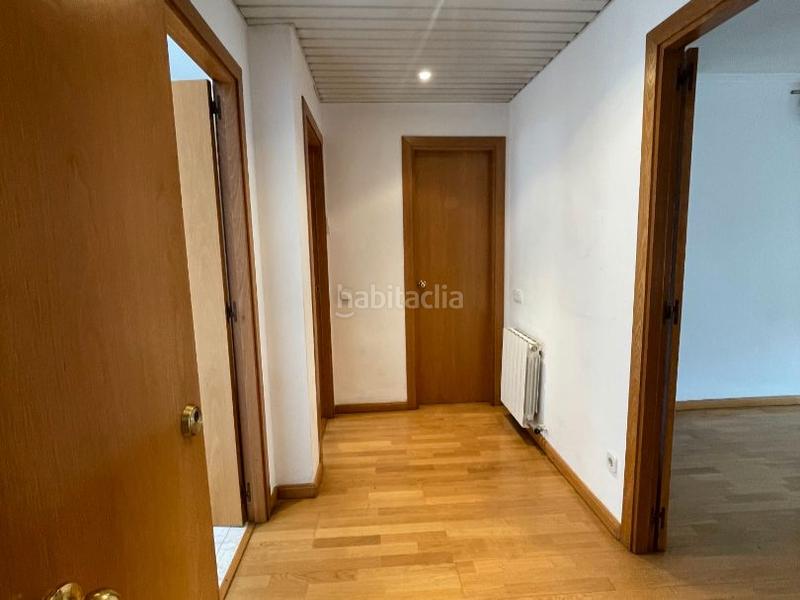 Foto 1d187972-555d-4d68-b19c-75bc4d57e3d6. Alquiler dúplex en països catalans 6-12 preciós duplex amb jardí. tipus casa adosada . a 2 min de st cugat /hgc . lloguer llarga durada- disponible a partir d'octubre en Rubí