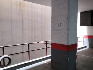 Aparcament cotxe a Folguerolas 8-10. Parking en sant gervasi amplio y de fácil acceso