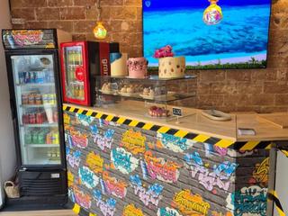 Umzug Geschäftsraum in Balmes 383. Estupendo local en traspaso pastelería y respiratoria con obrado