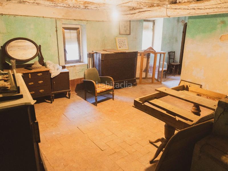 Foto d778f195-682b-4ac7-85c4-b41e9230a812. Reihenhaus in calle plaza in Plans de Sió (Els)