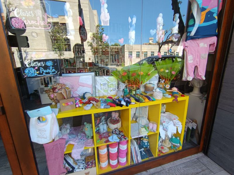 Foto 3eeb7b29-7d8a-4f98-a3ae-8881a6e80c9a. Traspaso local comercial en carretera antigua de valencia 105 traspaso mercería creativa que funciona en Badalona