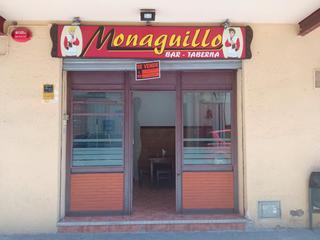 Business premise in Mercat 12. Bar monaguillo