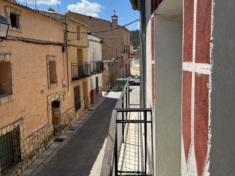 Foto 186b85a1-37ca-4323-93c7-b7ee3174c681. Casa a calle nueva 5 a Priego