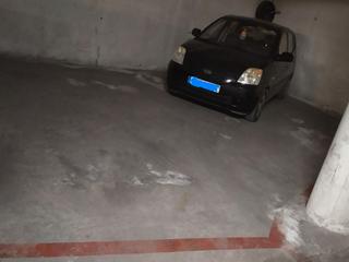 Parking coche en Calle maestra pencho 6. Plaza garaje capacidad dos coches y moto junto iglesia de san jo