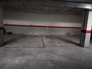Lloguer Aparcament cotxe a Llauradors 19. Plazas de garaje muy amplias en alquiler