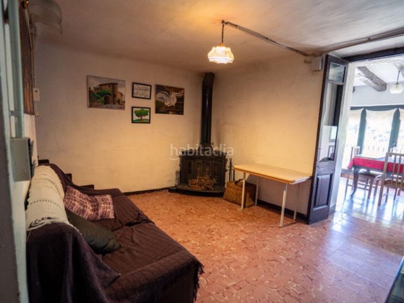 Foto f01b146b-2183-4caa-aaad-a5a1479e553d. Casa aparellada a sant antoni maria claret 8 a Mura