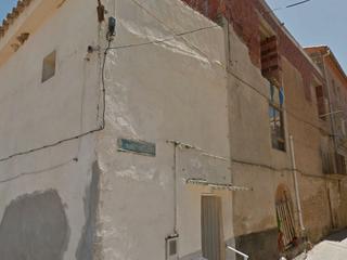 Casa aparellada a Calle castillo 10. Casa en pueblo rural de teruel