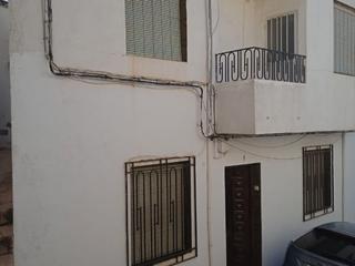 Casa a Calle rosal 4. Casa de pueblo para entrar a vivir