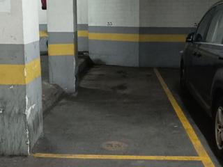 Aparcament cotxe a Calle josep miquel quintana 19. Parquing para coche mediano y/o moto