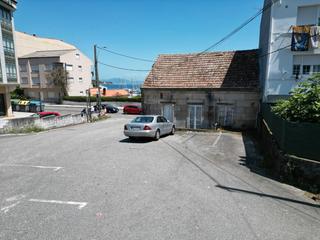 Casa aparellada a Avenida de la coruña 35. Casa de piedra en venta en ribeira con vistas a la ría de arousa