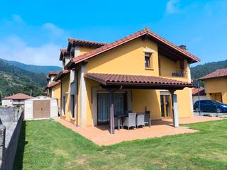 Casa aparellada a Barrio el rincón 20. Precioso chalet en hazas de cesto