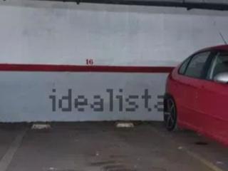 Aparcament cotxe a Juventut 18. Plaza parking coche pequeño