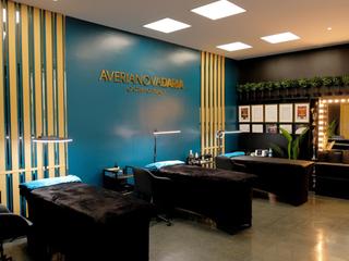 Traspaso Local Comercial en Carrer de martí 121. Se traspasa un estudio/academia de belleza