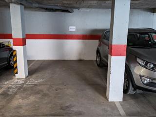 Parking voiture à Calle almenas  55. Se vende plaza de aparcamento en bellavista