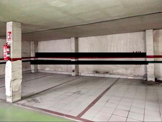 Lloguer Aparcament cotxe a Santiago rusiñol 5. Plaza de parking grande con excelente localización.